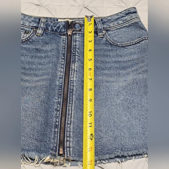 We the Free Zip-Up Denim Mini Skirt Women's Size 25/Size 0-2 - Picture 8 of 9